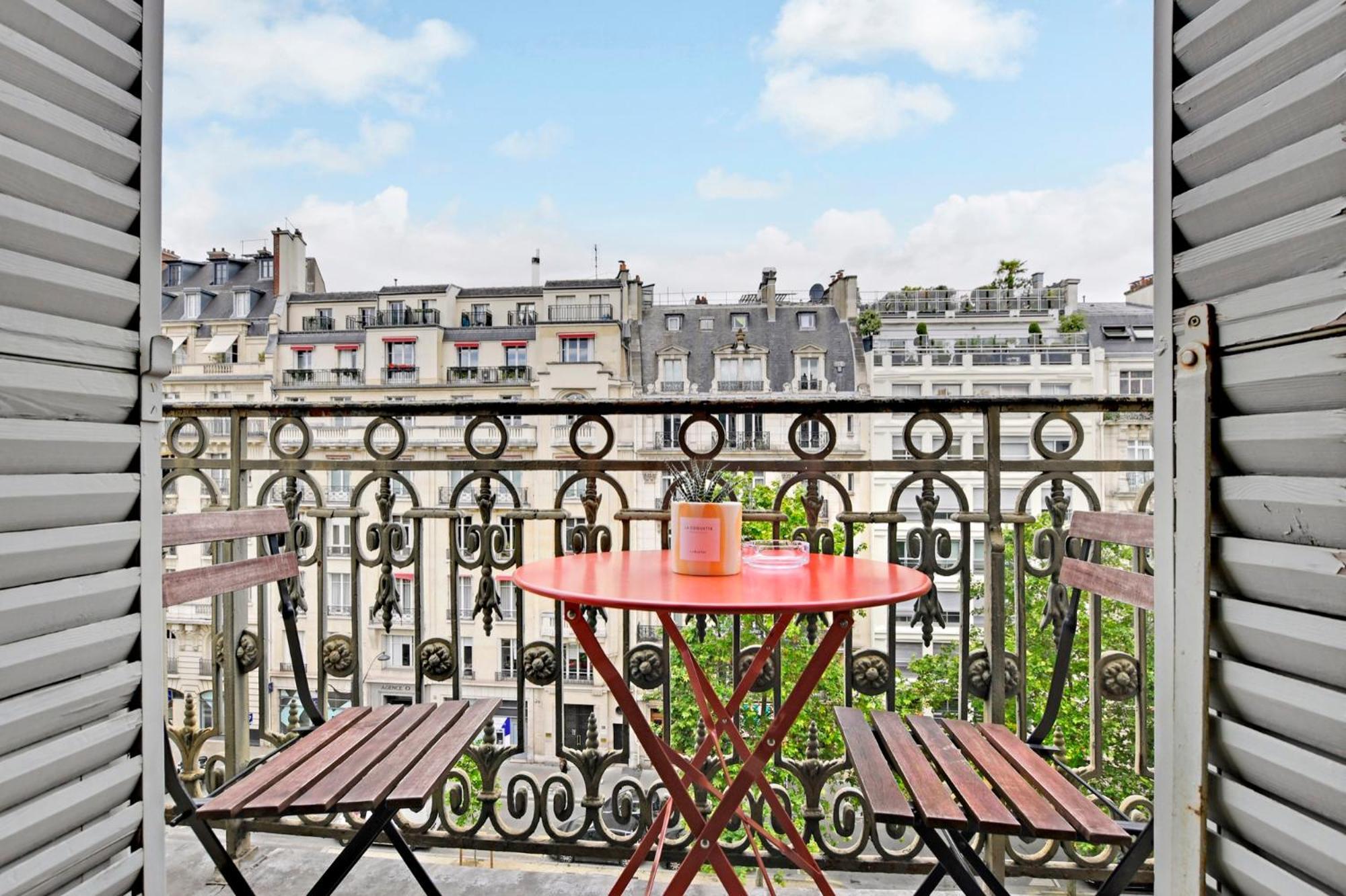Eiffel Tower View Apartment Paris Bagian luar foto