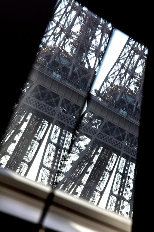 Eiffel Tower View Apartment Paris Bagian luar foto